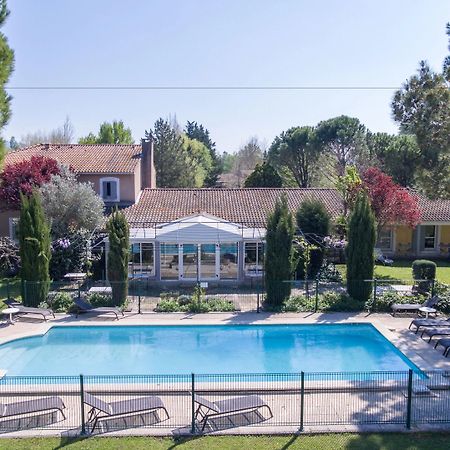 Sowell Hotels Domaine De La Petite Isle Л'Іль-сюр-ла-Сорг Екстер'єр фото