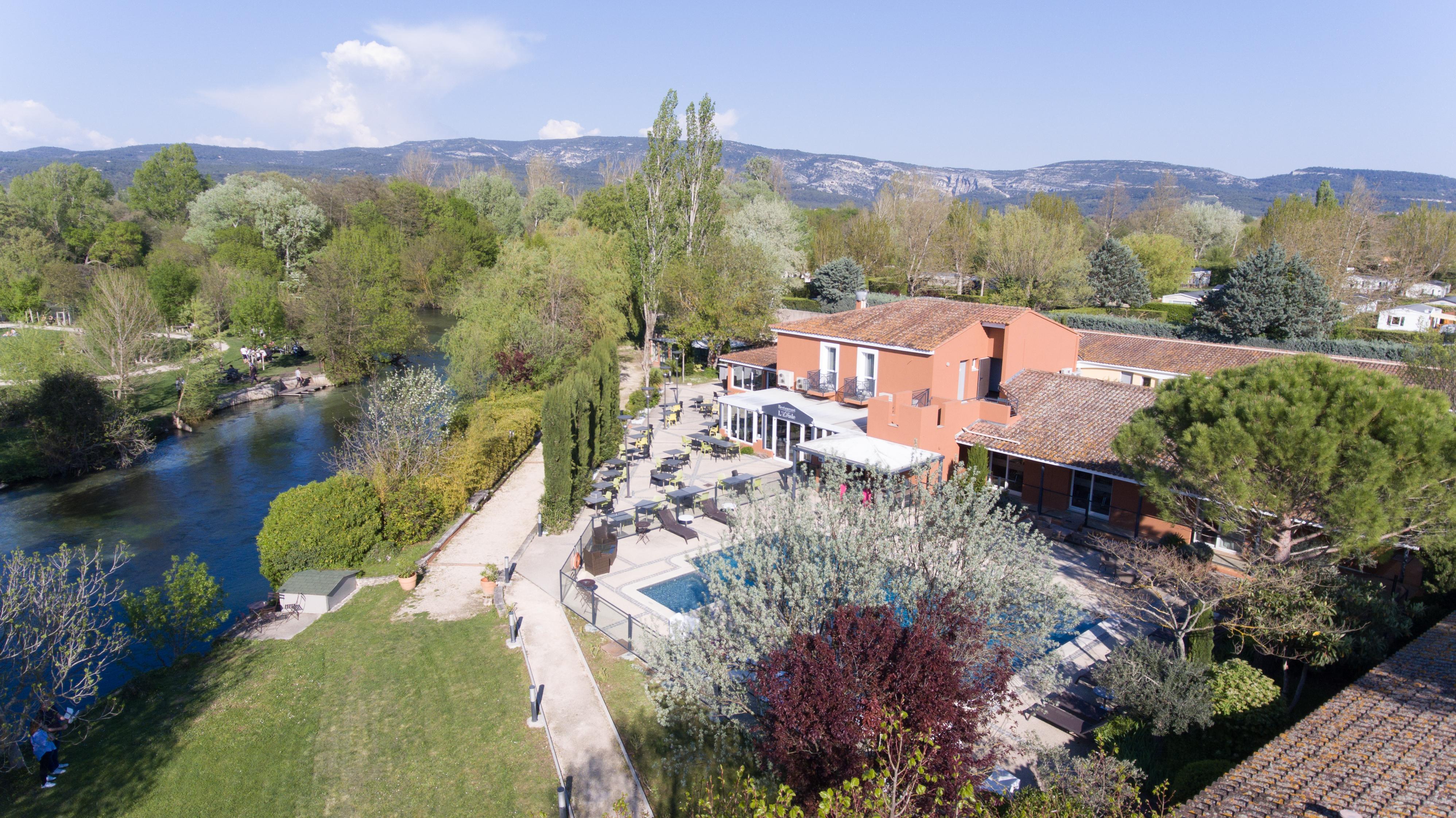 Sowell Hotels Domaine De La Petite Isle Л'Іль-сюр-ла-Сорг Екстер'єр фото