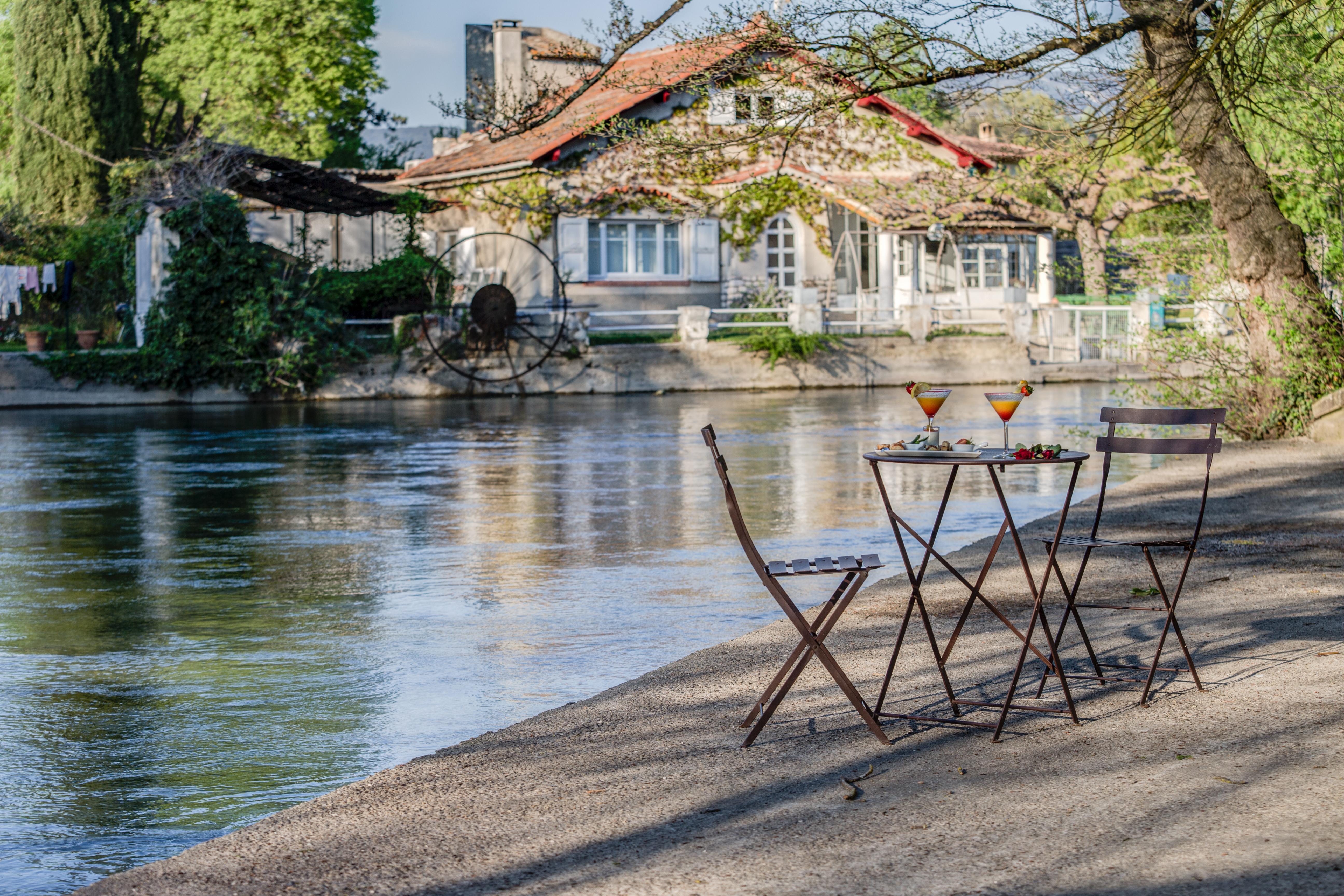 Sowell Hotels Domaine De La Petite Isle Л'Іль-сюр-ла-Сорг Екстер'єр фото