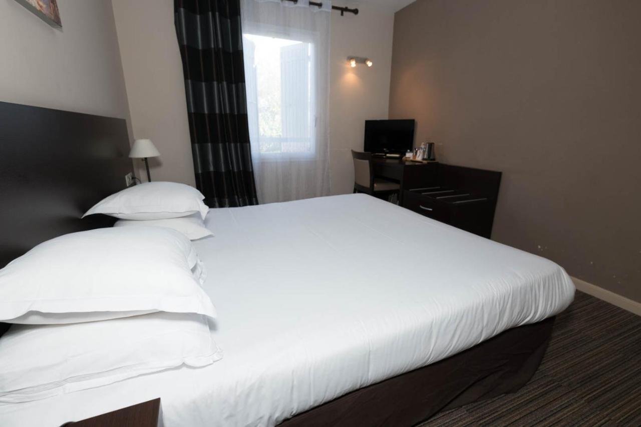 Sowell Hotels Domaine De La Petite Isle Л'Іль-сюр-ла-Сорг Екстер'єр фото